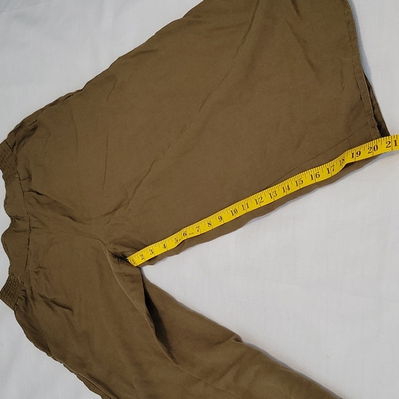 Revamped brown wide leg high rise crops size large - Picture 4 of 7